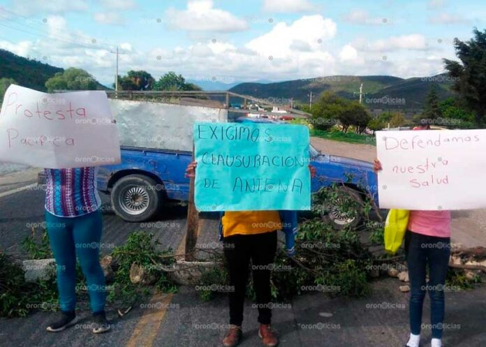 bloqueo-carretera-tehuacán-antena-chapulco