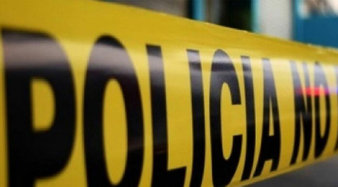 Muere dentro de tienda de conveniencia en Barrio de Santiago