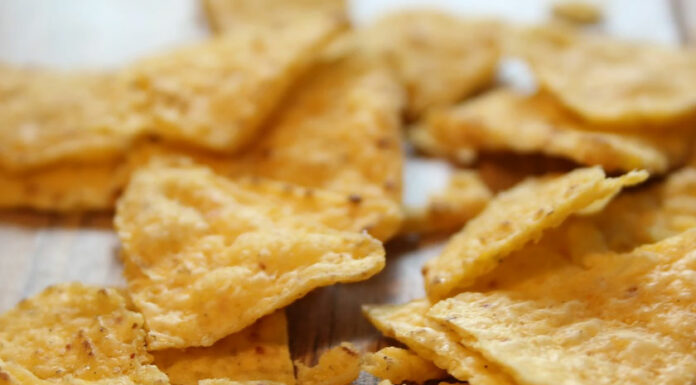 Recompensan a niña con 20 mil dólares por encontrar un dorito inflado