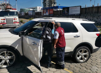 Mujer se convulsiona y choca en Lomas de Angelópolis