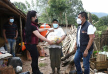 SEDIF entrega apoyo alimentario en Zihuateutla y Xicotepec de Juárez