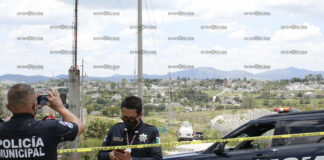 Balean a dos jóvenes sobre carretera a Valsequillo