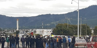 Otra vez bloquean la Puebla – Teziutlán para denunciar uso de cañones antigranizo