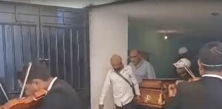 Dan el último adiós a trabajador fallecido durante explosión en la FGR Puebla