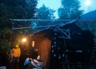 Huracán Grace tiró árboles y cables de energía en Zacatlán grca-huracán-zacatlán