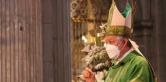 Arzobispo de Puebla dedica misa a damnificados, alumnos y maestros misa