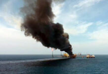 Suman cinco muertos por incendio en plataforma de Pemex