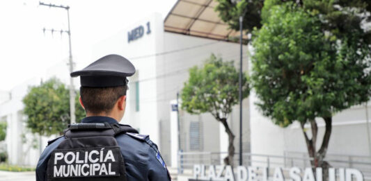 policía