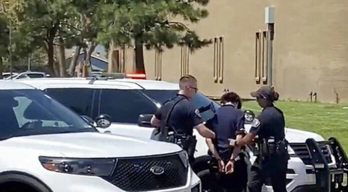 Tiroteo en escuela de Albuquerque deja un muerto y un detenido