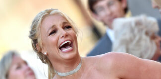 ¡Por fin! Padre de Britney Spears renuncia a su tutela