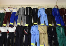 Venta de uniformes escolares no sube pese a regreso a clases en Puebla