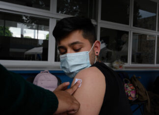 Inicia vacunación para 18 y más en municipios de alta marginación de Puebla