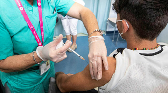 Salud Puebla respetará resolución de juez para vacunar a menores contra Covid-19