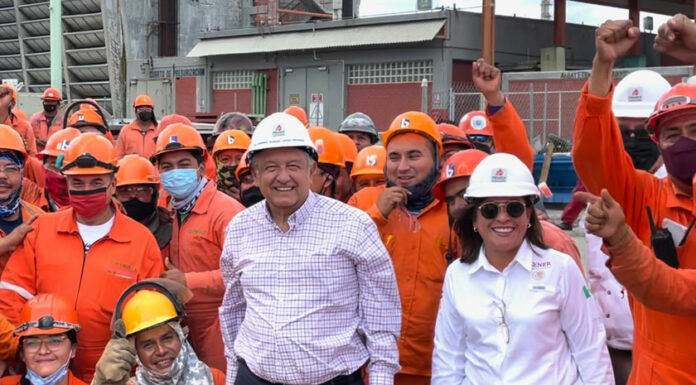 López Obrador supervisa refinería en Cadereyta, Nuevo León