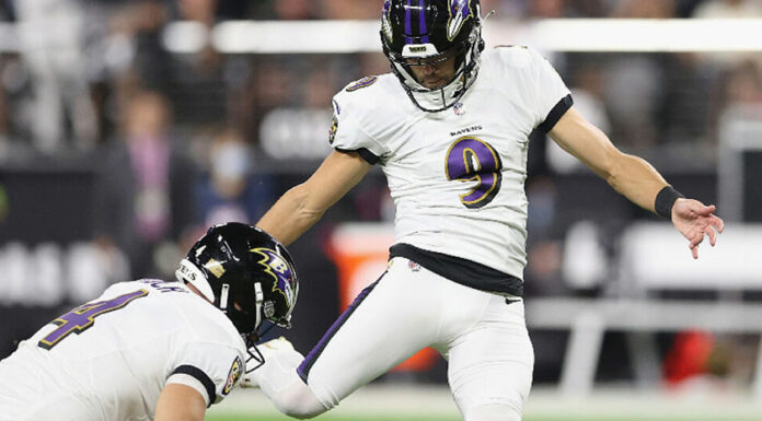 Tucker de Ravens consigue gol de campo más largo de la historia