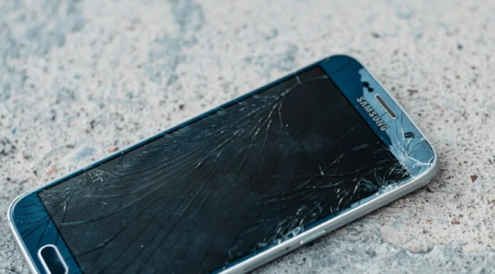 Hombre muere tras ser golpeado por su novia con un celular