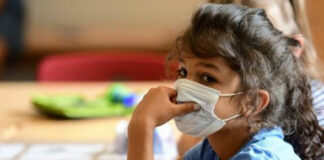 Con paletas aplican prueba antiCovid a niños de Tabasco