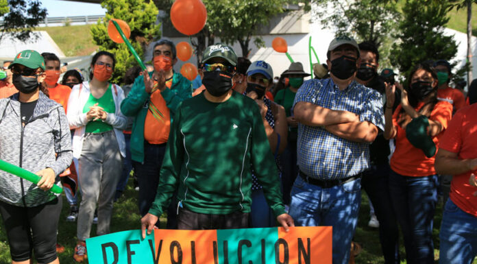 ¡Libros sí, armas no! retoman protesta estudiantes UDLAP