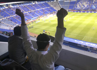 Familias disfrutaron partido del Club Puebla en estadio Cuauhtémoc SEDIF