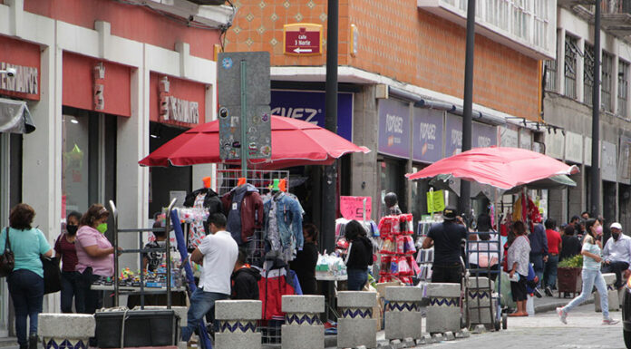 Continúa diálogo para reordenar a ambulantes: Gobernación