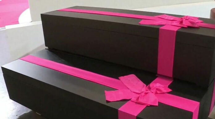 Video: El juego del calamar inspira hasta ataúdes reales