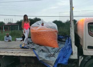 Mujer recibe de regalo su peso en Cheetos