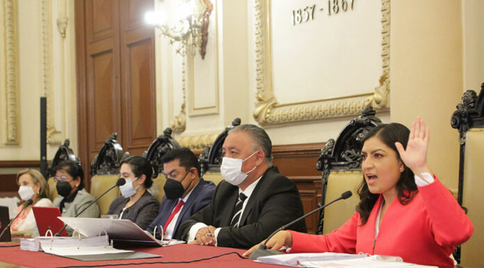 Avalan renuncias de funcionarios de Claudia Rivera a horas del cambio de gobierno