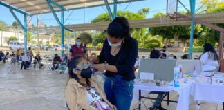 En la Mixteca, SEDIF entrega lentes a niños y adultos mayores entrega-lentes-sedif