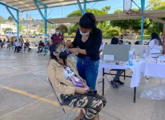 En la Mixteca, SEDIF entrega lentes a niños y adultos mayores entrega-lentes-sedif