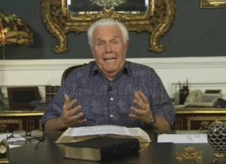 VIDEO: Pastor pide dinero a fieles para acelerar regreso de Jesús pastor