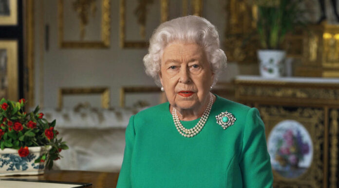 Hospitalizan por una noche a la Reina Isabel II por exámenes preliminares