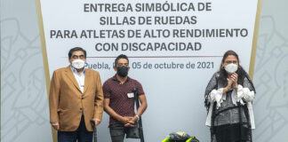 Entrega SEDIF sillas de ruedas a personas de alto rendimiento con discapacidad