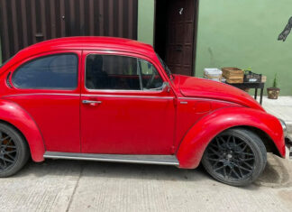 Atleta vende su vocho para ir al Mundial de Karate vocho