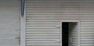 Continúan cerrados 580 locales en centros comerciales de Puebla negocio