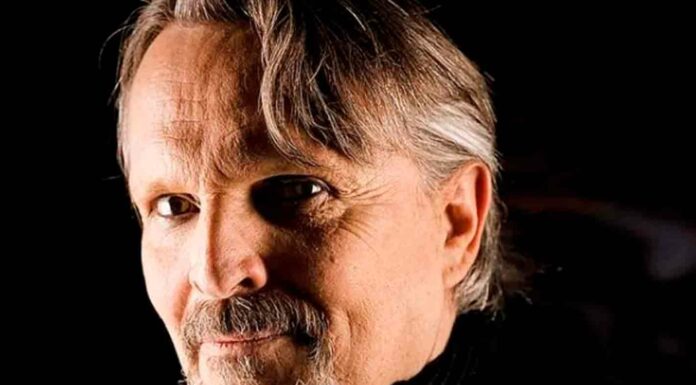 Miguel Bosé presentó sus memorias