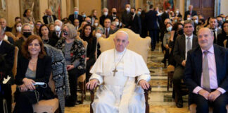 Papa Francisco agradece a periodistas por destapar escándalos sexuales papa