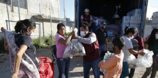 Afectados por explosión en Xochimehuacan reciben apoyo del SEDIF