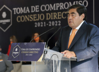 Se confrontan Barbosa y empresarios en toma de protesta de Coparmex