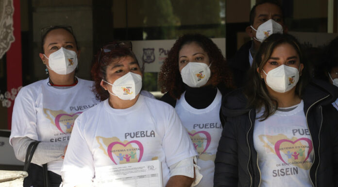 Protestan para reactivar trabajo en estancias infantiles en Puebla estancias