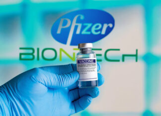 Farmacéuticas ya prueban eficacia de vacuna contra la nueva variante Omicrón