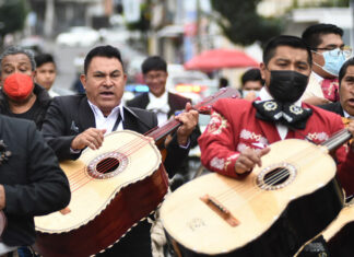 VIDEO: En El Alto celebran a Santa Cecilia, patrona de los músicos