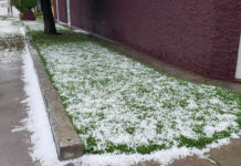 Granizo pinta de blanco calles de ciudad de Puebla granizo