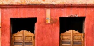Va por tragos y termina muerto afuera de cantina en Izúcar hombre-muerto-cantina
