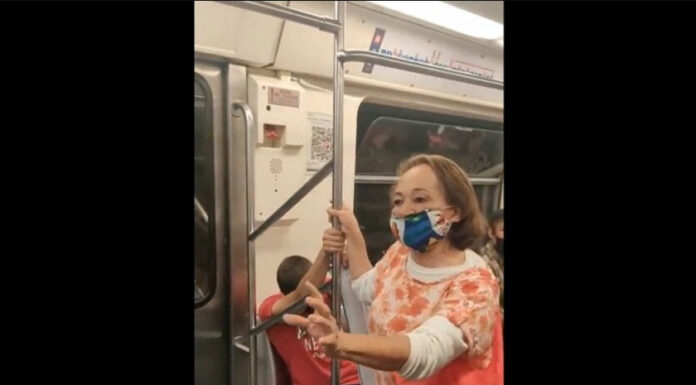 VIDEO: Captan ‘exorcismo’ en pleno Metro de CDMX metro