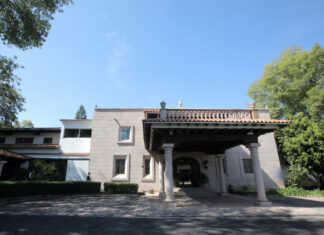 Muestran pasadizo secreto del “búnker” en casa de Gobierno en Michoacán