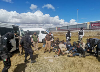 Aseguran a 26 migrantes abordo de tren de carga frente a Audi