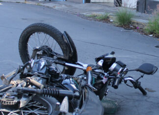Muere motociclista tras chocar con transporte en Huaquechula Paramédicos atendieron al menor de 14 años de edad, pero solo pudieron confirmar su deceso