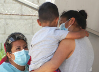 Menores quedarán en custodia de familiares tras explosión en Xochimehuacan niño