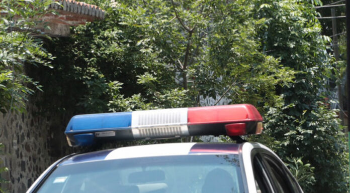 Asesinan a balazos a tamalero en Atencingo Policías estatales hallaron a estos hombres con un arma de fuego calibre .9 milímetros y 10 cartuchos útiles.