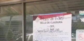 Chocan locatarios y funcionarios de Soapap por clausura de Plaza San Pedro